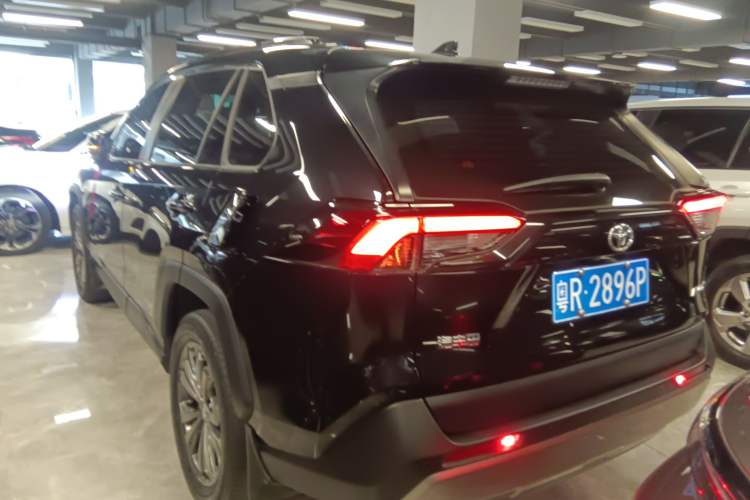 Used Toyota RAV4 2023 2.0L CVT Two-Wheel Drive Fashion Plus Edition