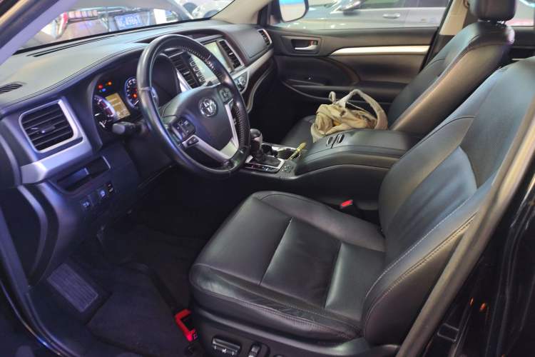 Used Toyota Highlander 2017 2.0T Two-Wheel Drive Luxury Edition 7 Seats