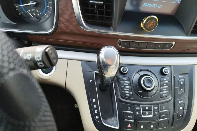 Used Buick GL8 2015 2.4L Luxury Business Premium Edition
