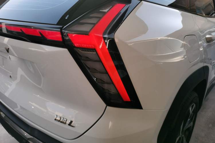 Used Geely Auto FX11 2023 1.5TD DCT Prestige Edition