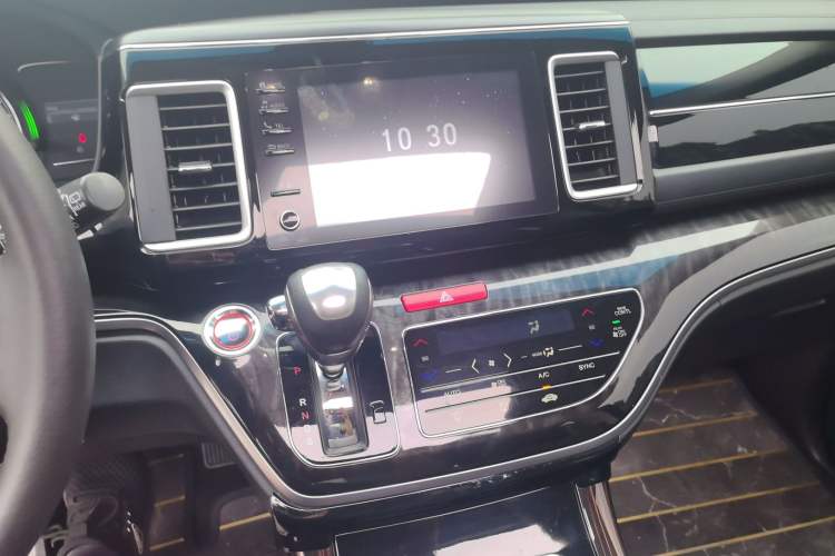 Used Honda Elysion 2019 2.0L Hybrid Luxury Edition
