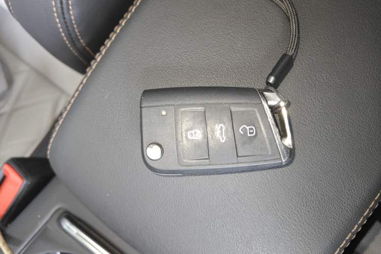 Used Volkswagen Magotan 2025 Zhongxiang Version 330TSI DSG Luxury Edition
