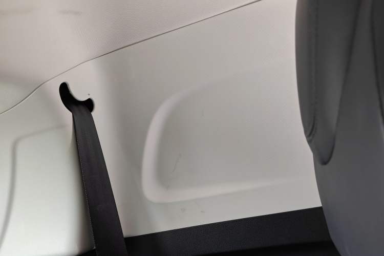 Used Roewe Clever 2021 302 km New Four-Seater Super-Efficient Version
