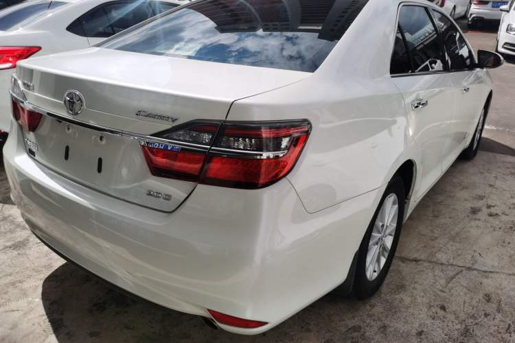 Used Toyota Camry 2016 2.0G 10th Anniversary Leading Edition
