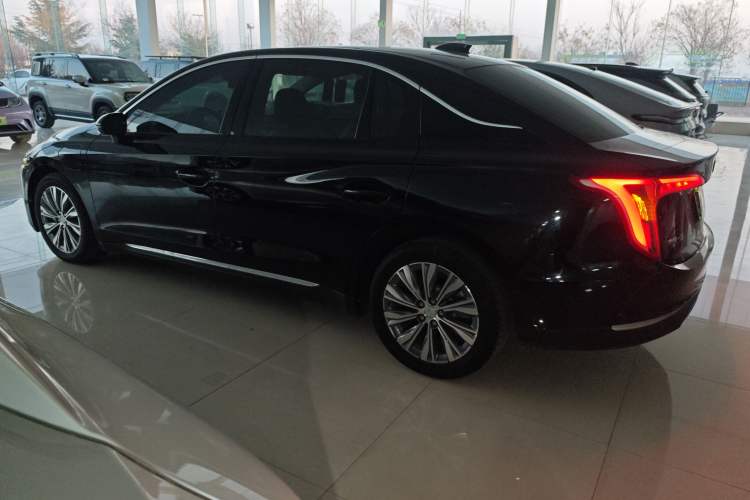 Used Hongqi E-QM5 2022 431 km Charge & Enjoy Edition
