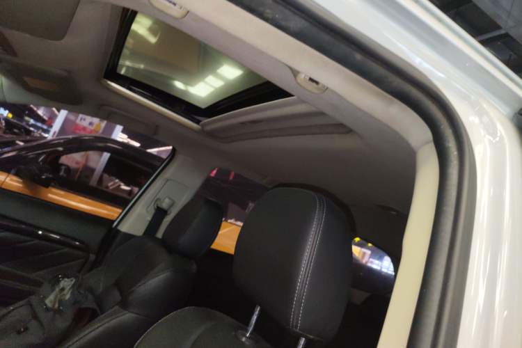 Used Mitsubishi Outlander 2019 2.0L Two-Wheel Drive Comfort Edition 5 Seats China VI Standard
