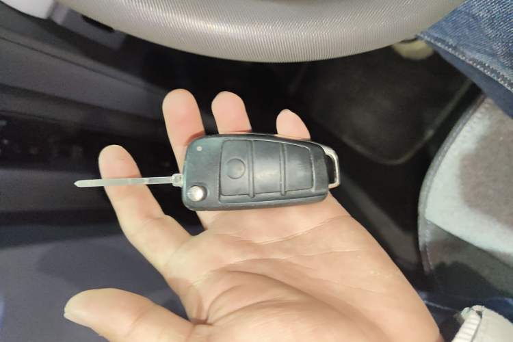 Used Chery QQ Ice Cream 2022 120km Conical Shape Lithium Iron Phosphate