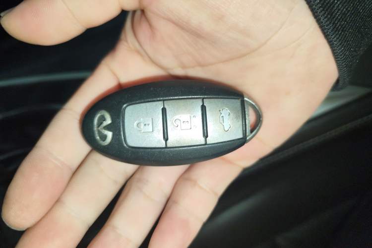 Used Infiniti Q50L 2015 2.0T Comfort Edition
