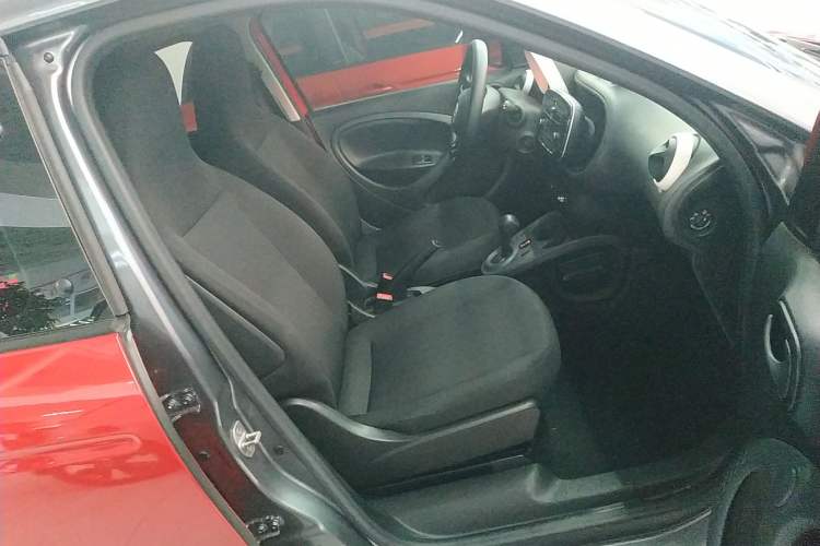 Used  forfour 2016 1.0L 52 kW Dynamic Edition
