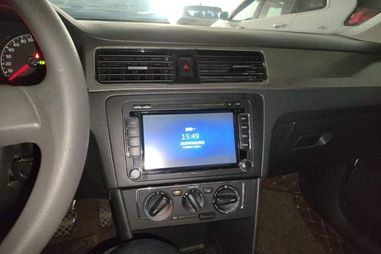 Used Volkswagen Santana 2015 1.6L Automatic Comfort Edition
