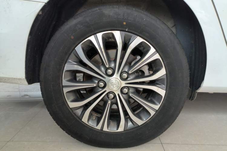 Used Buick GL8 2021 Land Cruiser Executive Class 652T Luxury Model
