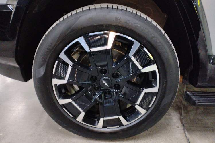 Used  Leopard 8 2025 Smart & Brave Flagship Edition 7 Seats
