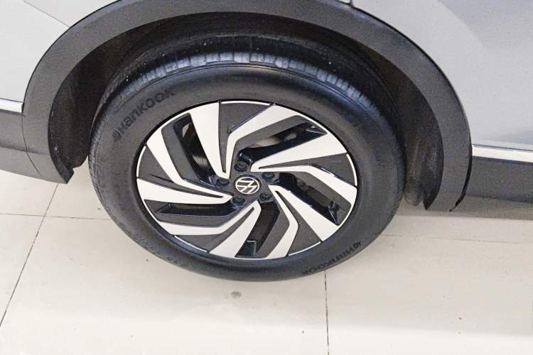 Used Volkswagen Tiguan L 2023 330TSI Automatic Two-Wheel Drive Smart Edition
