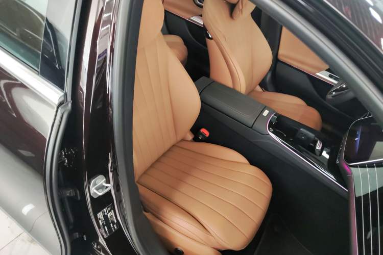 Used Mercedes-Benz E-Class 2025-Year Facelift E 260 L