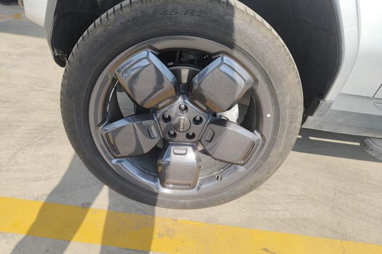 Used  V23 2025 501 Four-Wheel Drive Advanced Version
