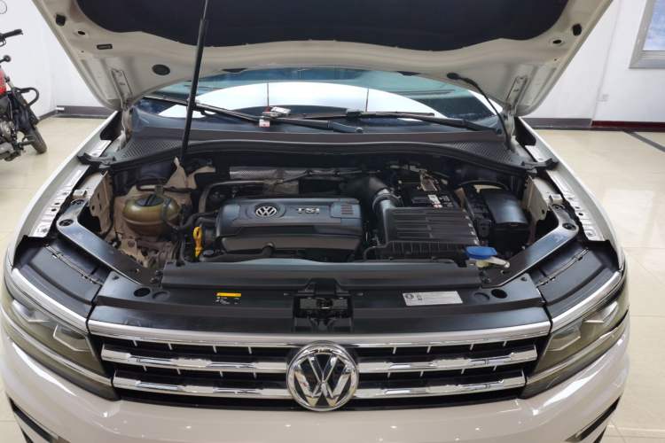 Used Volkswagen Tiguan L 2017 380TSI Automatic All-Wheel-Drive Luxury Edition
