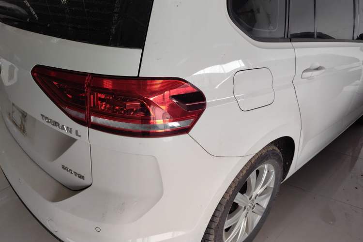 Used Volkswagen Touran 2021 Touran L 280TSI DSG Comfort Edition 7 Seats
