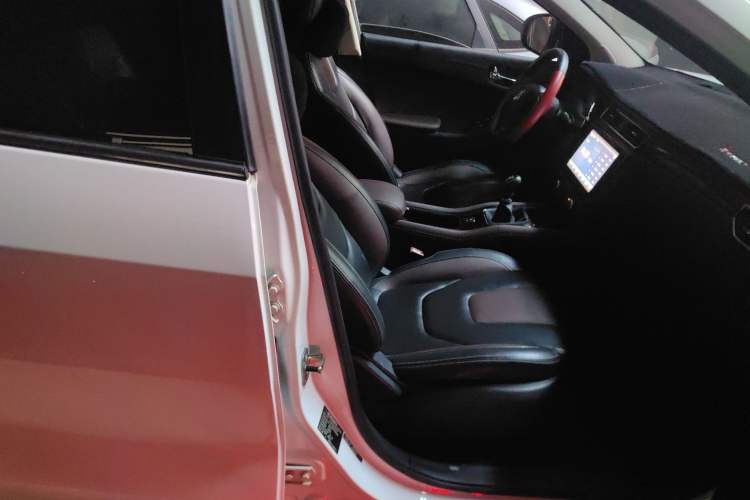 Used Dongfeng Fengon 580 2016 1.5T Manual Luxury Version