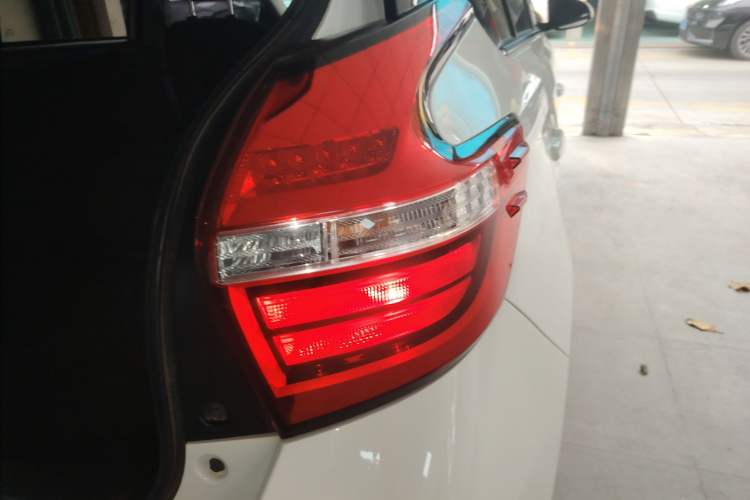 Used Toyota YARiS L 2019 1.5E CVT Dynamic Edition China VI compliant
