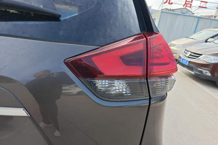 Used Nissan X-Trail 2019 2.0L CVT Smart Connect Comfort Edition 2WD
