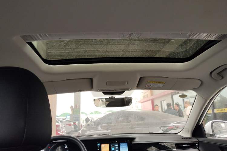 Used Roewe i5 2024 1.5L CVT Luxury Edition