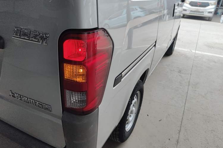 Used Wuling Zhiguang 2020 1.2L Practical Model China VI LSI
