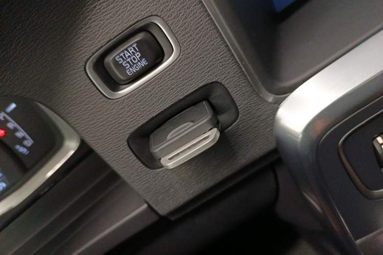 Used Volvo S60 2017 S60L T4 Smart Range Edition
