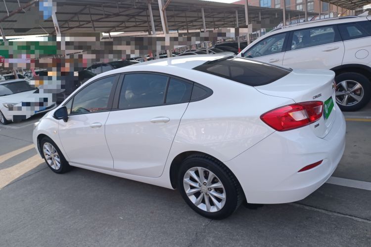 Used Chevrolet Cruze 2018 320 Automatic Pioneer Sunroof Edition
