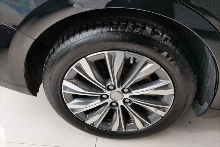 Used Hongqi E-QM5 2023 620km PLUS
