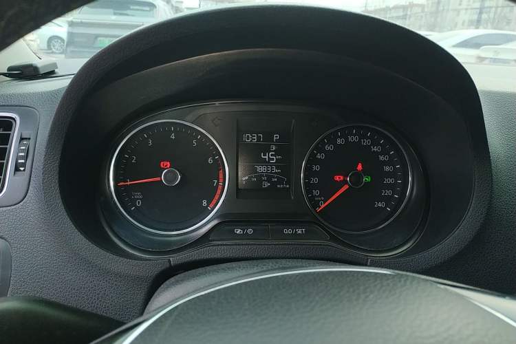 Used Volkswagen Polo 2016 1.6L Automatic Comfort Model
