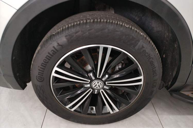Used Volkswagen Tiguan L 2020 330TSI Automatic Two-Wheel Drive Panoramic Comfort Edition China VI Standard
