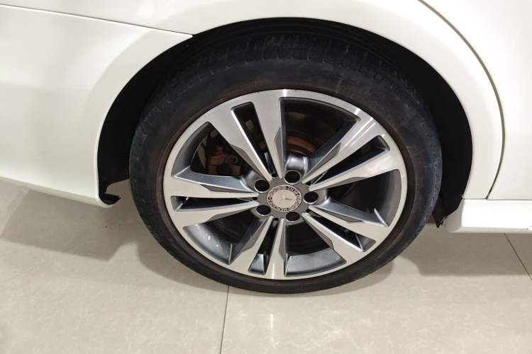 Used Mercedes-Benz E-Class 2015 Facelift E 200 L Sport Edition