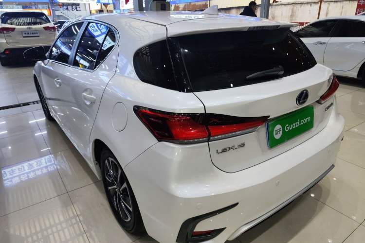 Used Lexus CT 2017 CT200h Comfort Edition Monochrome China VI
