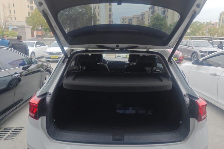 Used Volkswagen T-ROC 2021 280TSI DSG Two-Wheel Drive Comfort Connect Edition