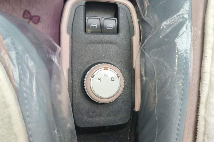 Used Chery QQ Ice Cream 2022 170km Sundae Phosphate Lithium-Ion
