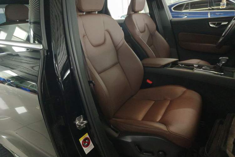 Used Volvo XC60 2021 T5 4x4 Smart Luxury Edition
