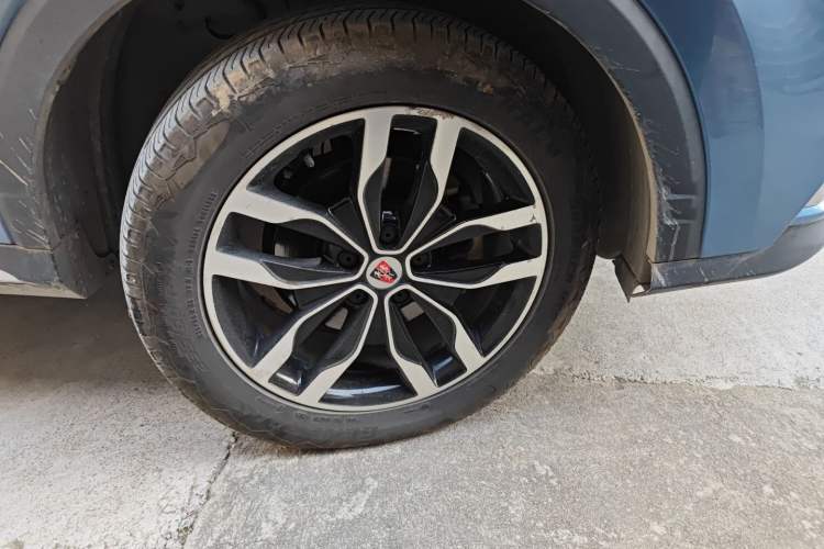 Used Roewe RX5 2016 20T Two-Wheel Drive Automatic Internet Smart Edition
