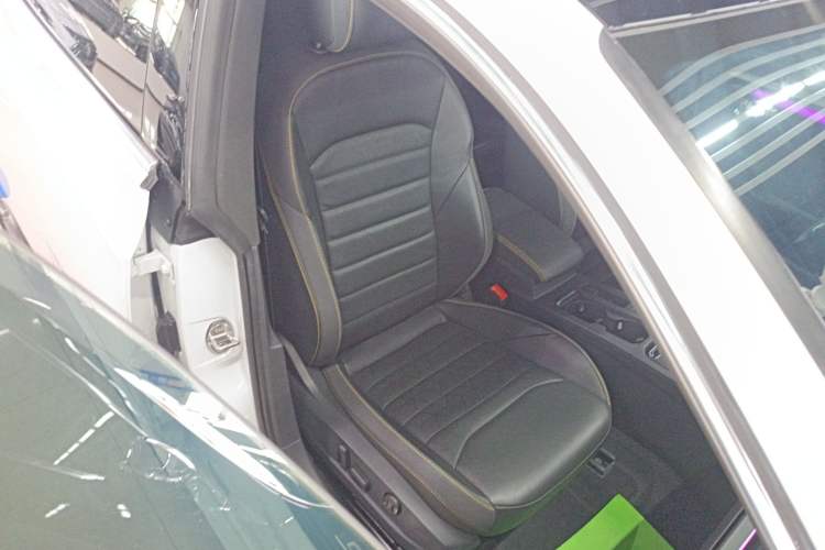 Used Volkswagen FAW-Volkswagen CC 2023 380TSI Striking Edition