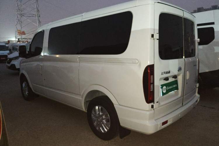 Used SAIC MAXUS Xintu V80 2024 Aotuntong 6AMT Short Wheelbase Ultra-Low Roof 147 Ps 5/6 Seats