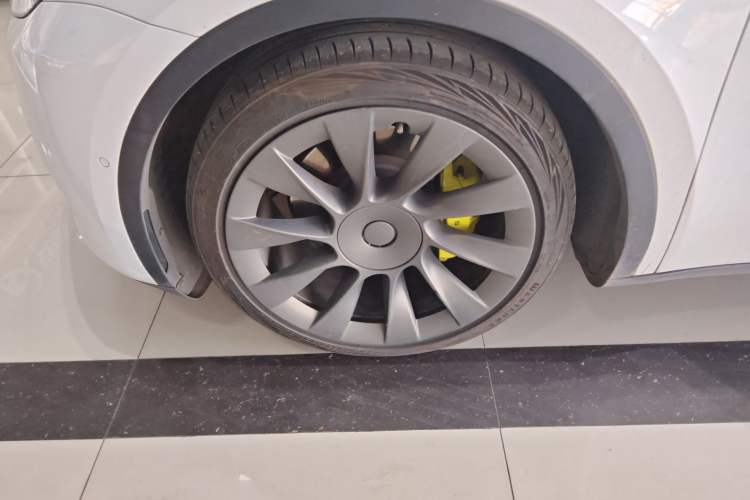 Used Tesla Model Y 2021 Long-Range All-Wheel-Drive Version 3D7