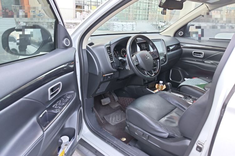 Used Mitsubishi Outlander 2018 2.4L 4x4 Elite Edition 5 Seats
