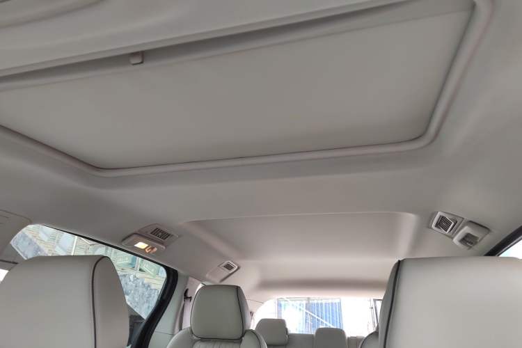 Used Buick GL8 2022 Land Business Class 652T Luxury Model
