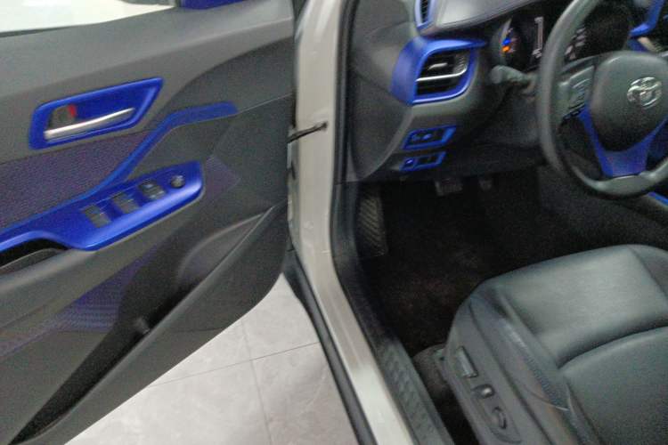 Used Toyota C-HR 2020 2.0L Leading Edition
