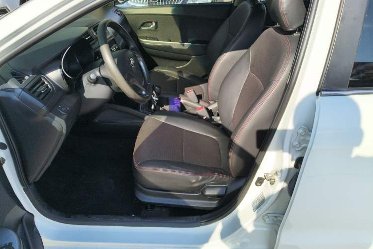 Used Kia K2 2015 Sedan 1.4L MT GLS
