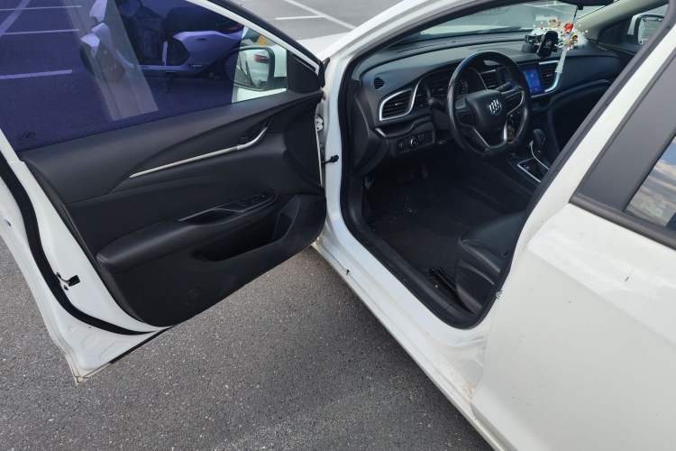 Used Buick GT 2018 18T Automatic Elite Model
