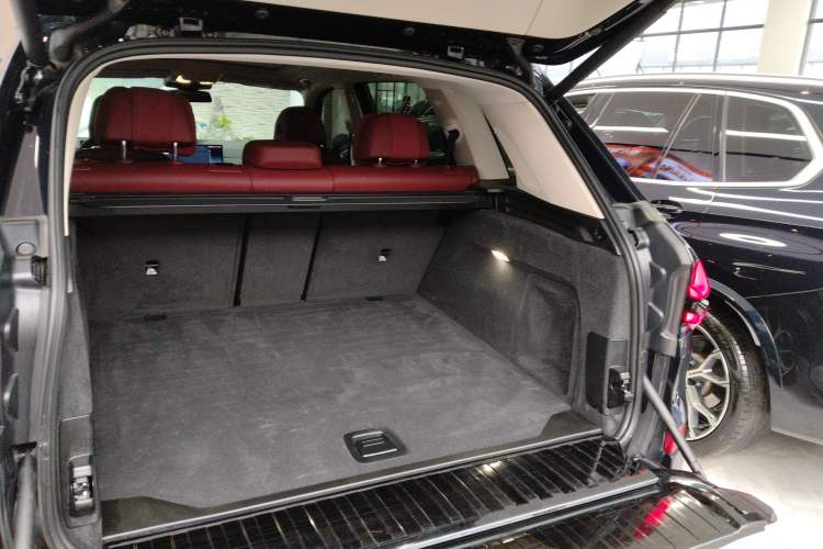 Used BMW X5 2023 xDrive 30Li Luxury M Sport Night Edition Package
