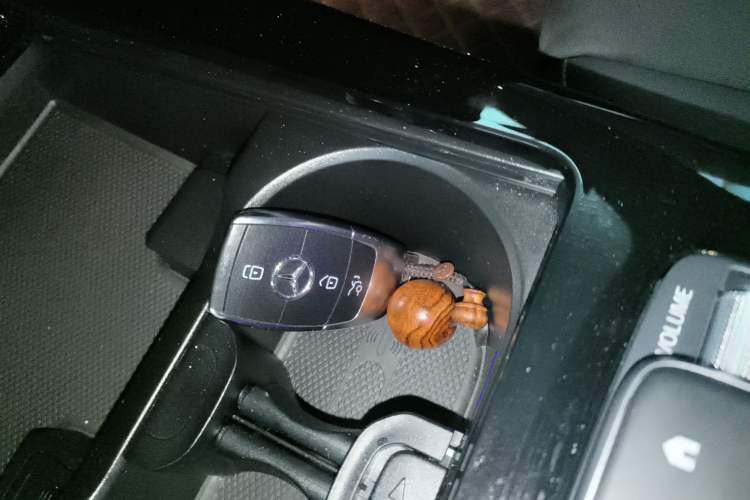 Used Mercedes-Benz A-Class 2022 Second Facelift A 200 L Sport Sedan Fashion Version
