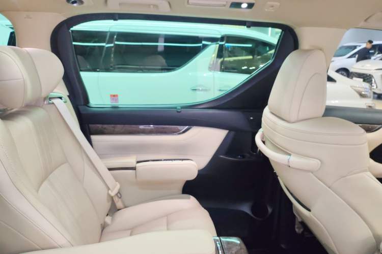 Used Toyota Alphard 2021 Dual-Engine 2.5L Prestige Edition
