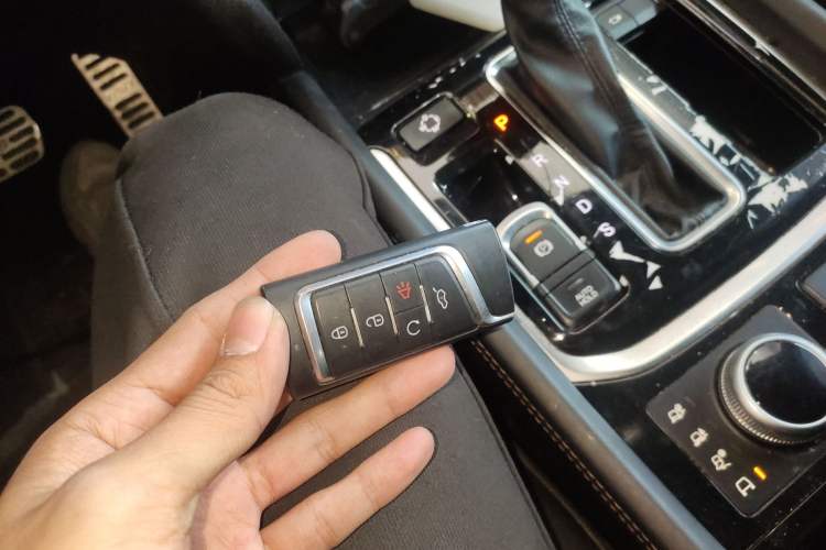 Used GAC Trumpchi GS8 2017 320T Four-Wheel Drive Luxury Smart Connectivity Version (7 Seats)
