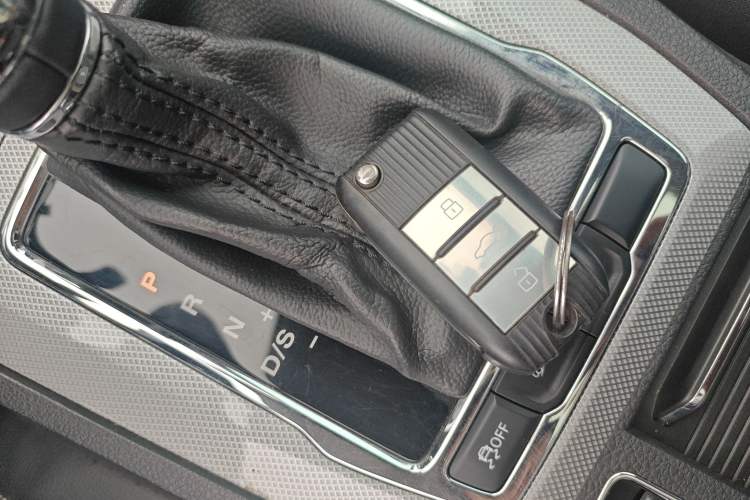 Used Roewe RX5 2020 20T Automatic 4G Connected Million Edition
